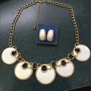 Necklace/earring set Avon gold tone/white/crystals